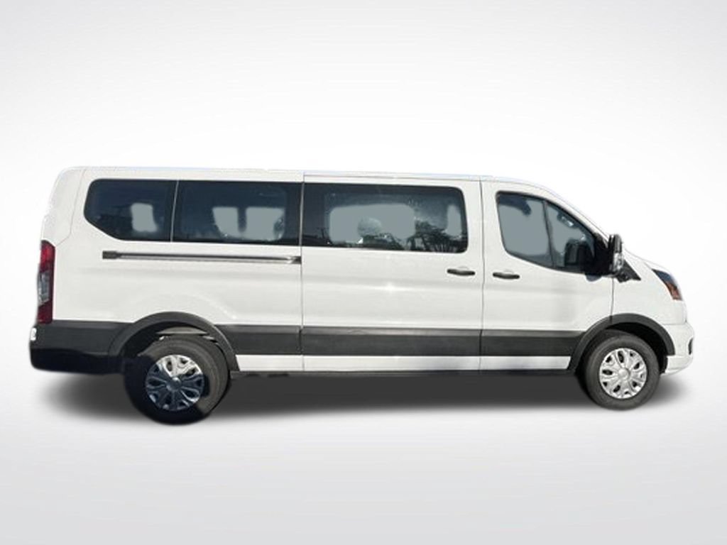 Used 2023 Ford Transit 350 XLT RWD image 5