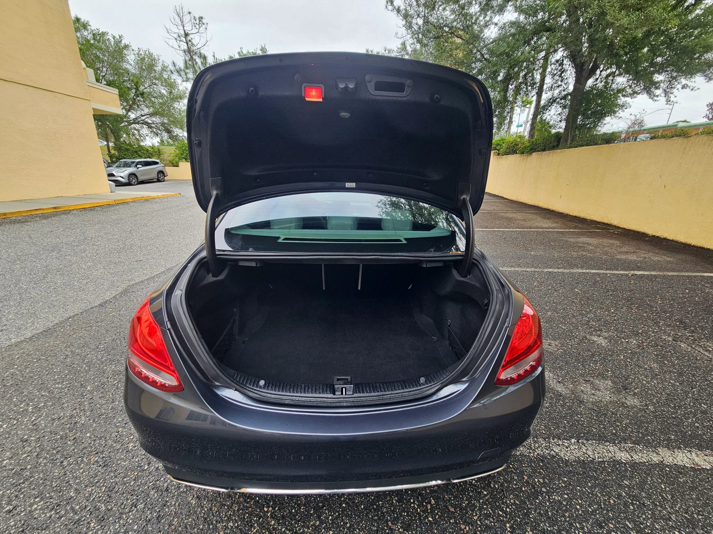 Used 2016 Mercedes-Benz C 300 4MATIC Sedan image 19
