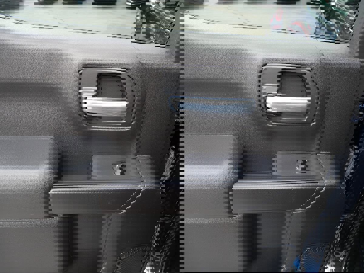 Used 2020 Chevrolet Silverado 1500 Custom w/ Custom Value Package image 22