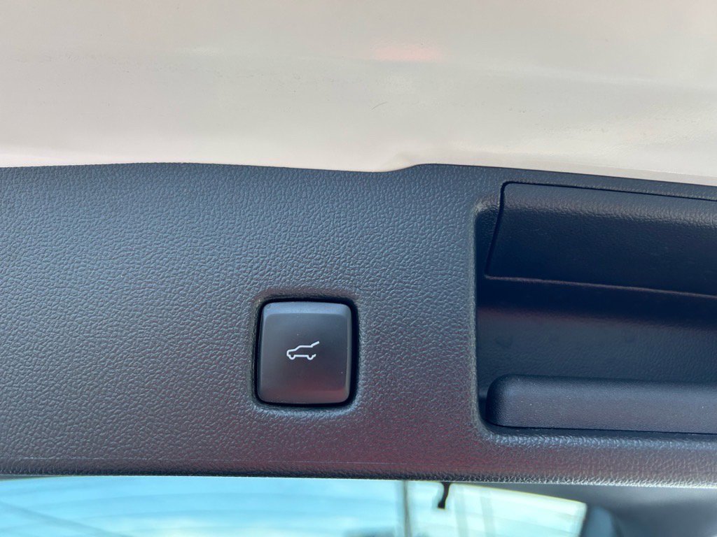 Used 2022 Ford Escape SEL image 8