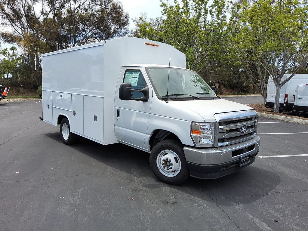 New 2026 Ford E-350 and Econoline 350 Super Duty w/ Power Equipment Group RWD image 4