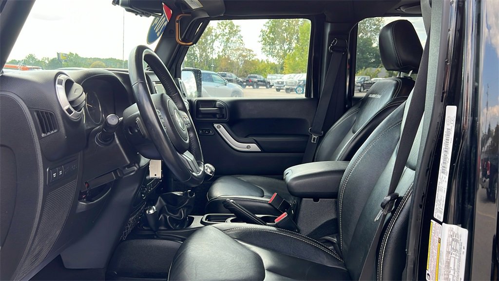 Used 2014 Jeep Wrangler Unlimited Rubicon w/ Dual Top Group image 8