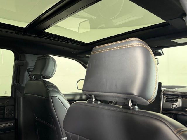 Used 2024 Ford Expedition Platinum image 30