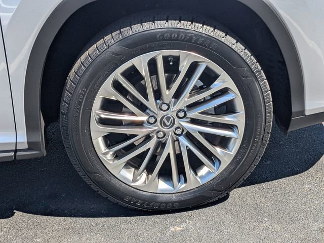 Used 2022 Lexus RX 350L Luxury w/ Accessory Package (Z1) FWD image 12