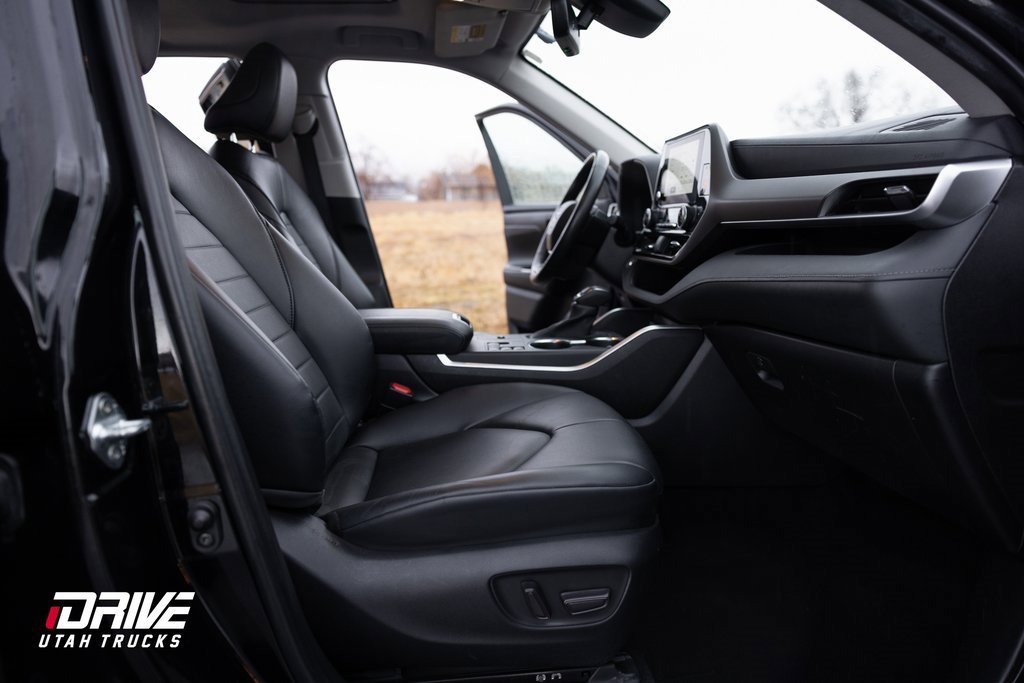 Used 2023 Toyota Highlander XLE image 18