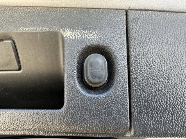 Used 2019 Chevrolet Suburban LT image 25