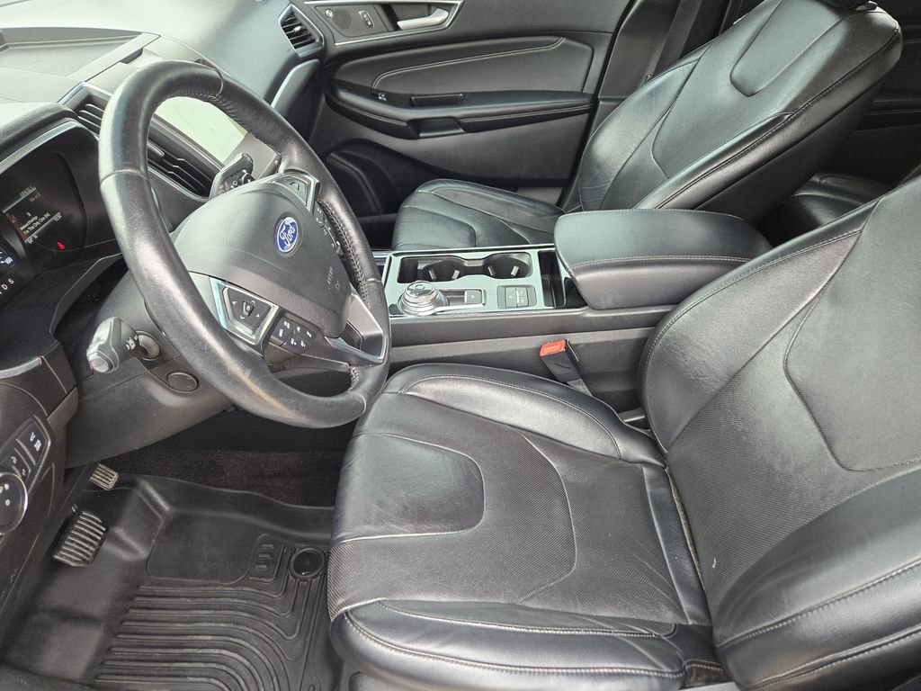 Used 2020 Ford Edge Titanium w/ Equipment Group 301A AWD/4WD image 8