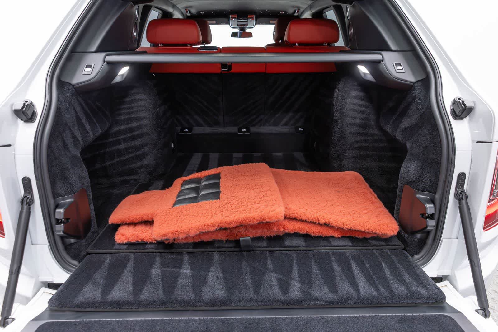 Used 2021 Rolls-Royce Cullinan AWD/4WD image 17