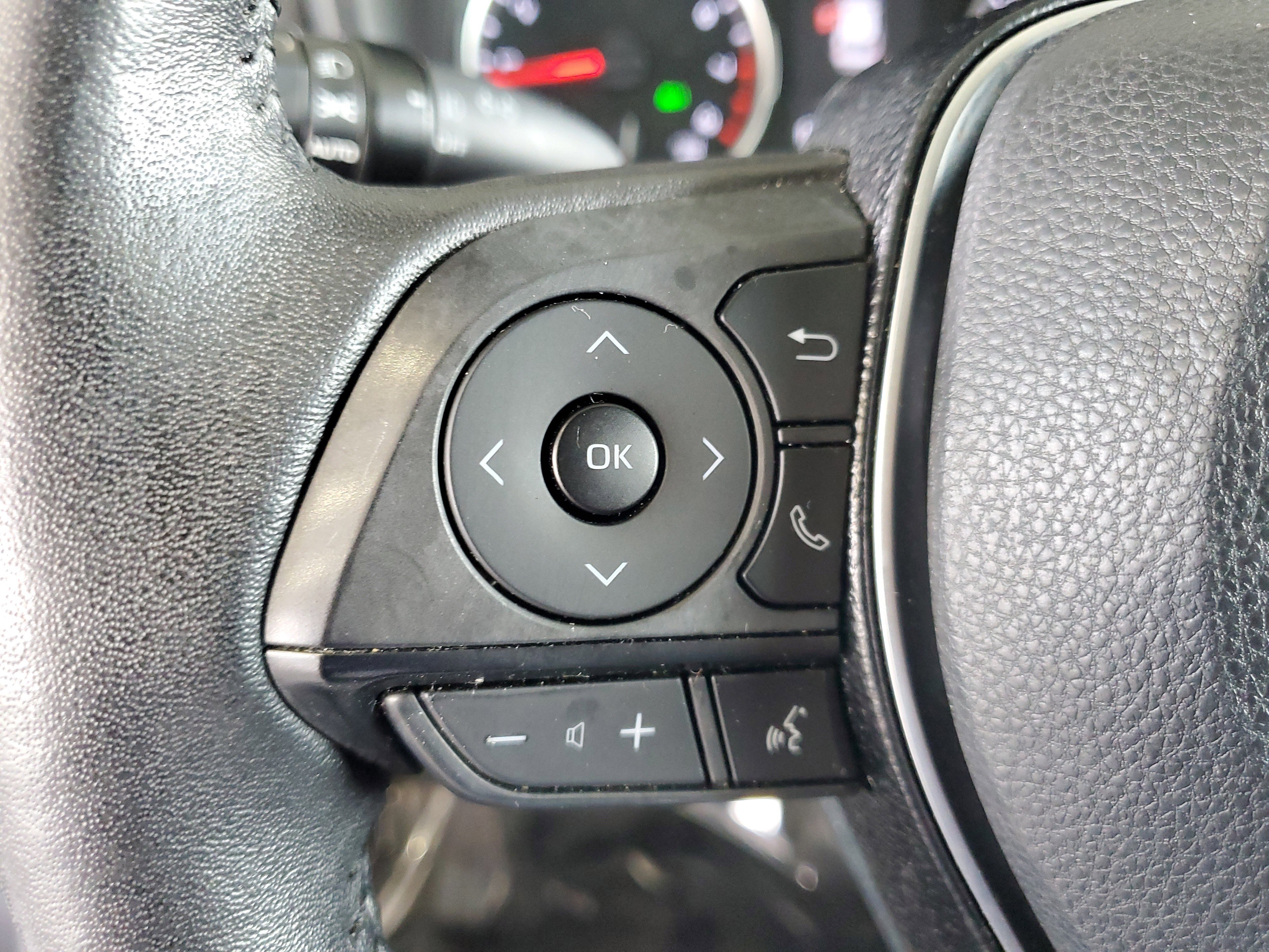 Used 2021 Toyota RAV4 XLE Premium FWD image 22