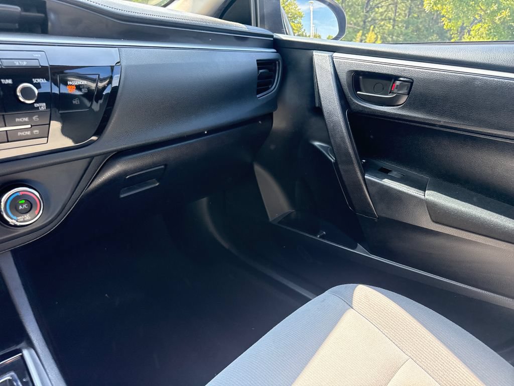 Used 2015 Toyota Corolla L FWD image 17