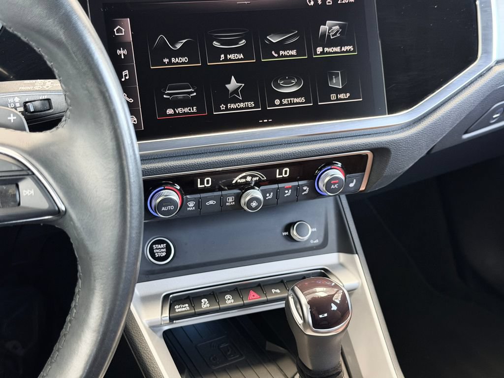 Used 2024 Audi Q3 2.0T Premium Plus w/ Premium Plus Package AWD/4WD image 19