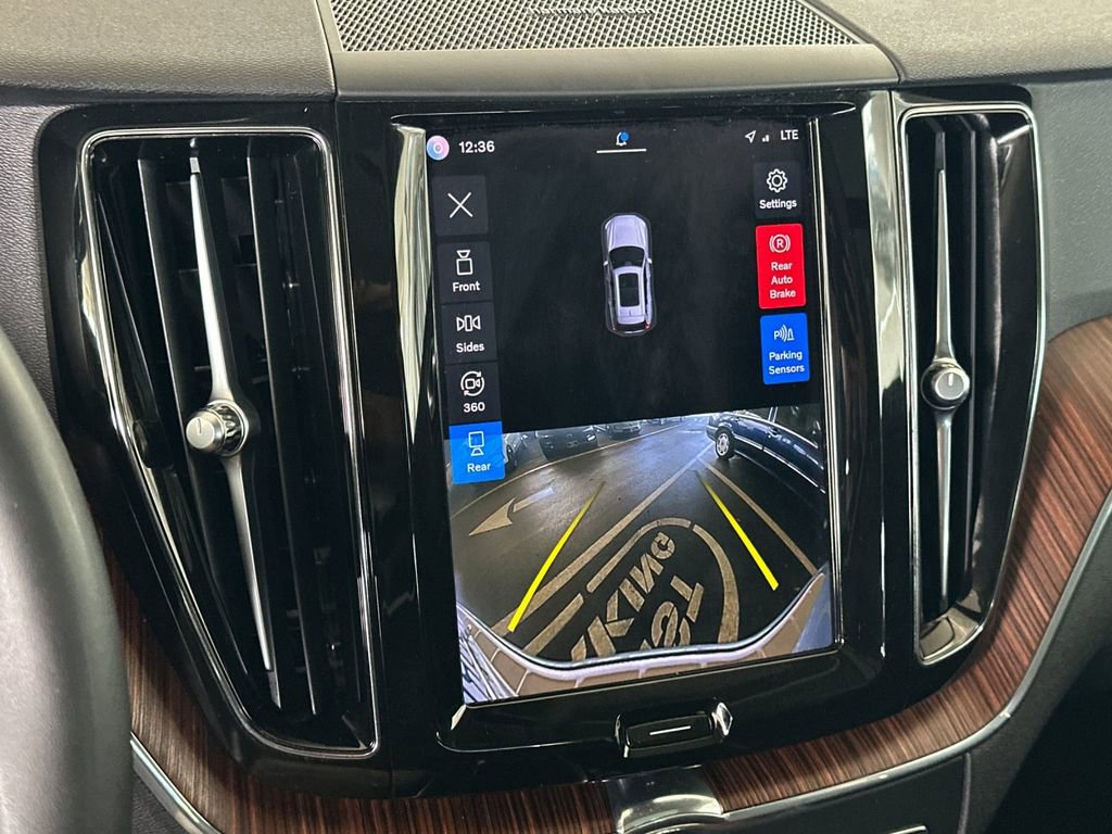 Certified 2023 Volvo XC60 B5 Plus AWD/4WD image 19