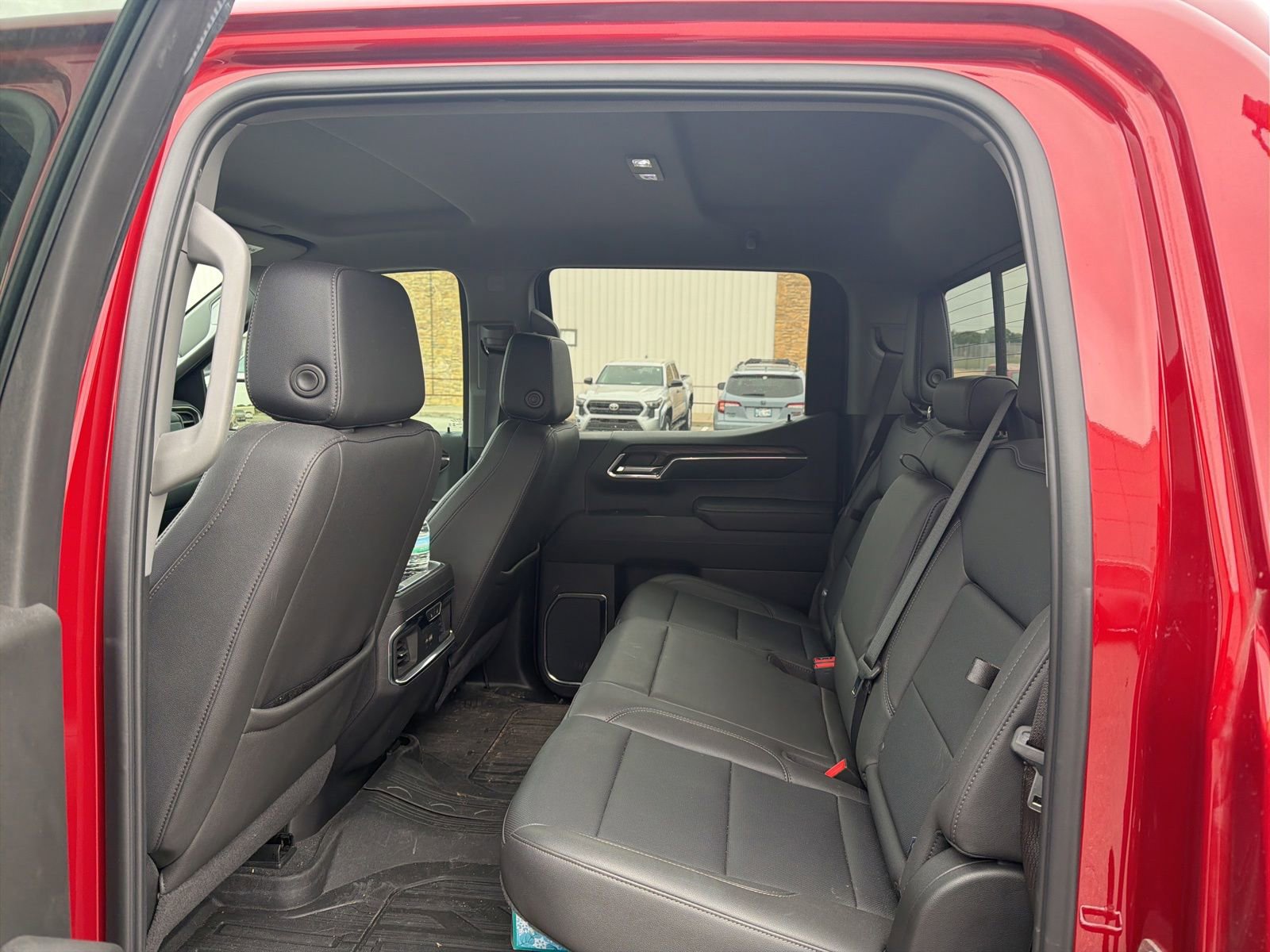 Used 2024 GMC Sierra 1500 SLT AWD/4WD image 6