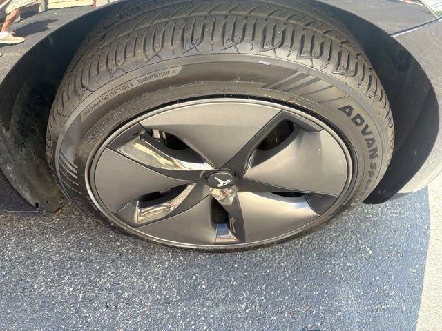 Used 2018 Tesla Model 3 Long Range AWD/4WD image 11