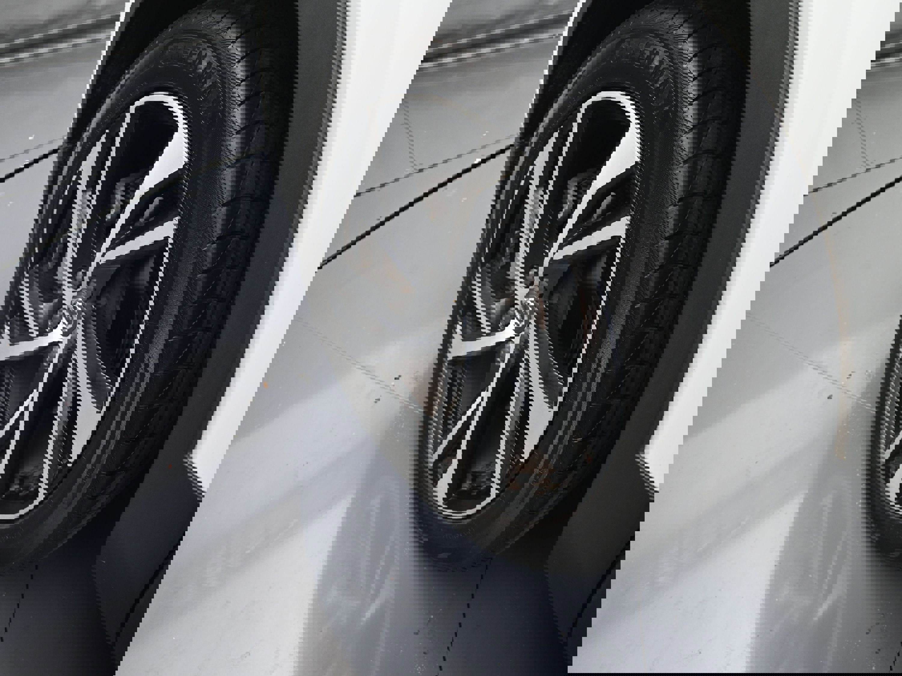 Used 2022 Volvo XC40 T5 R-Design image 86