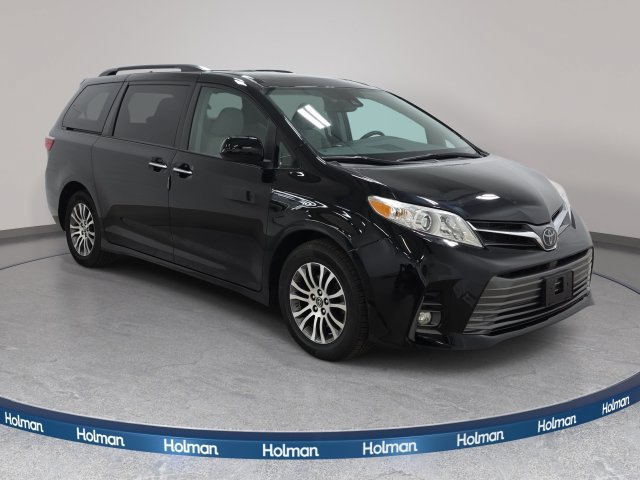 Certified 2020 Toyota Sienna XLE w/ XLE Navigation Package FWD image 3