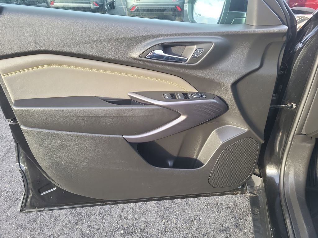 Used 2025 Chevrolet Trax ACTIV image 21