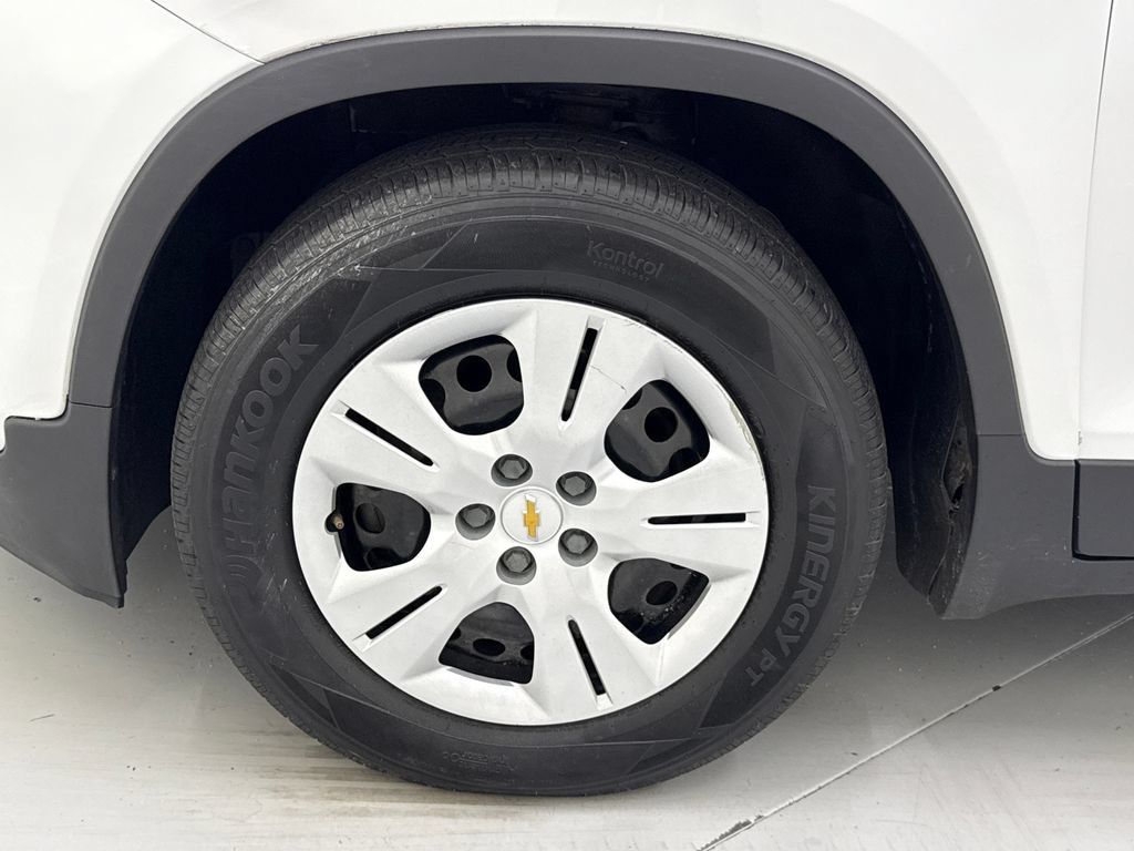 Used 2018 Chevrolet Trax LS FWD image 11