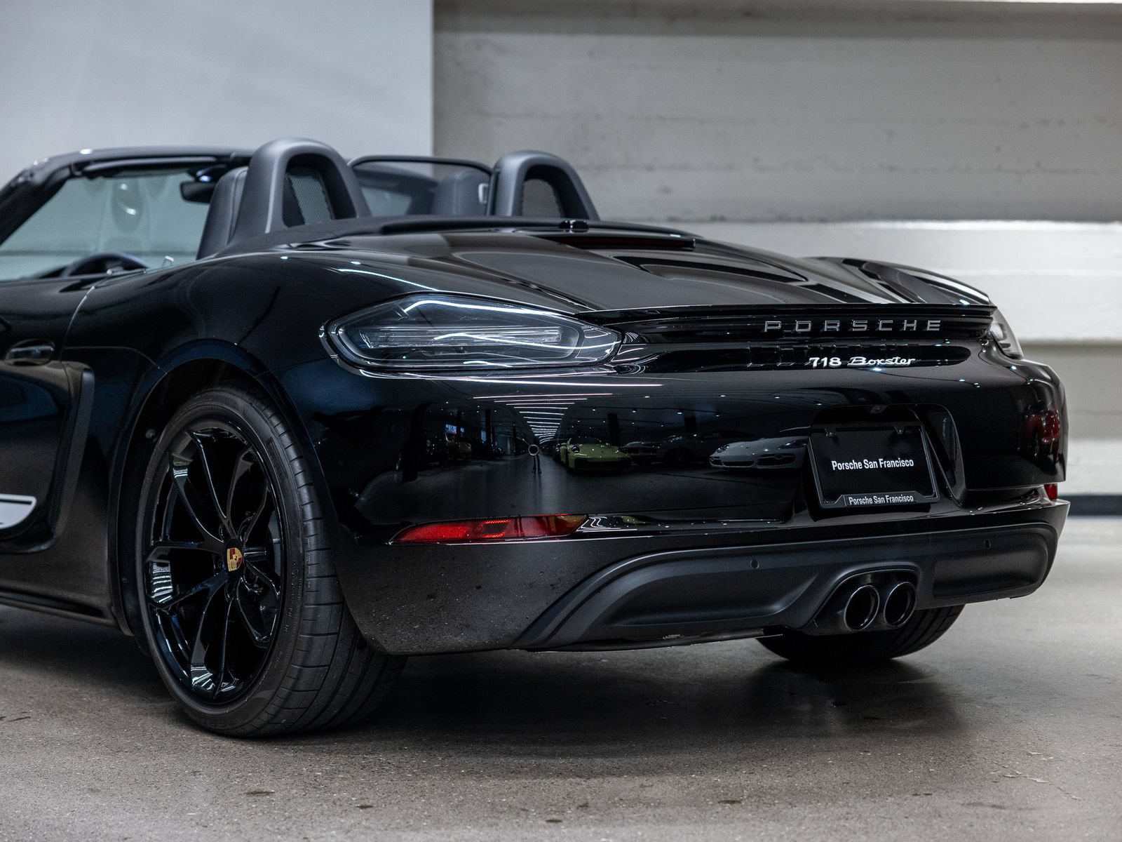 Certified 2024 Porsche 718 Boxster RWD image 25