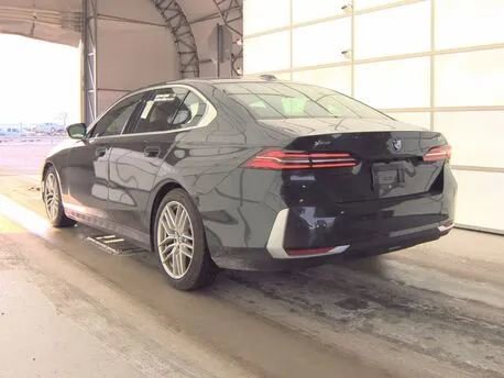 Used 2025 BMW 530i xDrive image 2