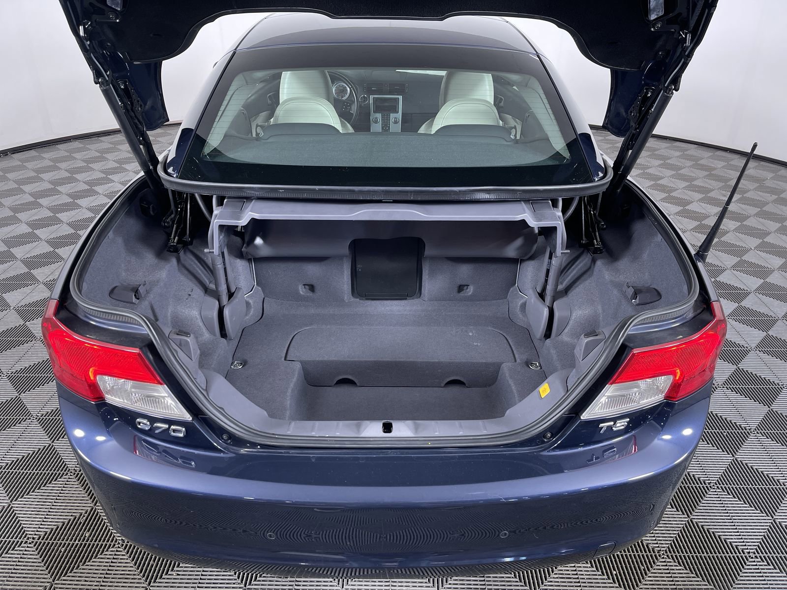 Used 2013 Volvo C70 T5 w/ Climate Pkg FWD image 23