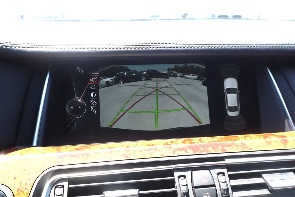 Used 2014 BMW 750Li xDrive AWD/4WD image 26