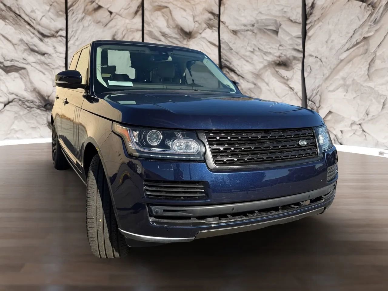 Used 2015 Land Rover Range Rover HSE image 4