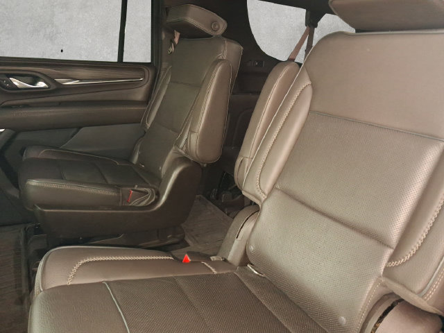Used 2021 GMC Yukon XL Denali w/ Denali Premium Package AWD/4WD image 28