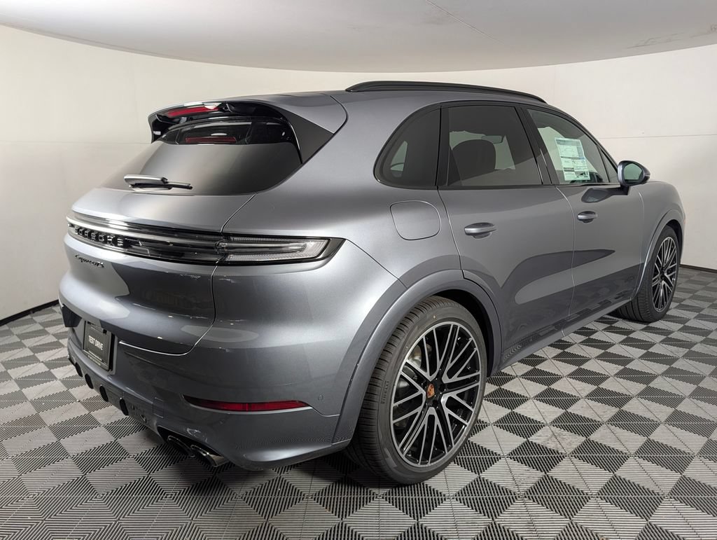 New 2026 Porsche Cayenne GTS AWD/4WD image 7