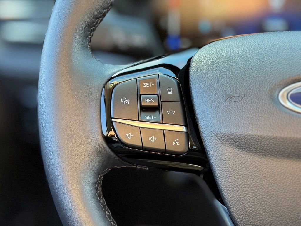 Used 2023 Ford Escape SE image 10