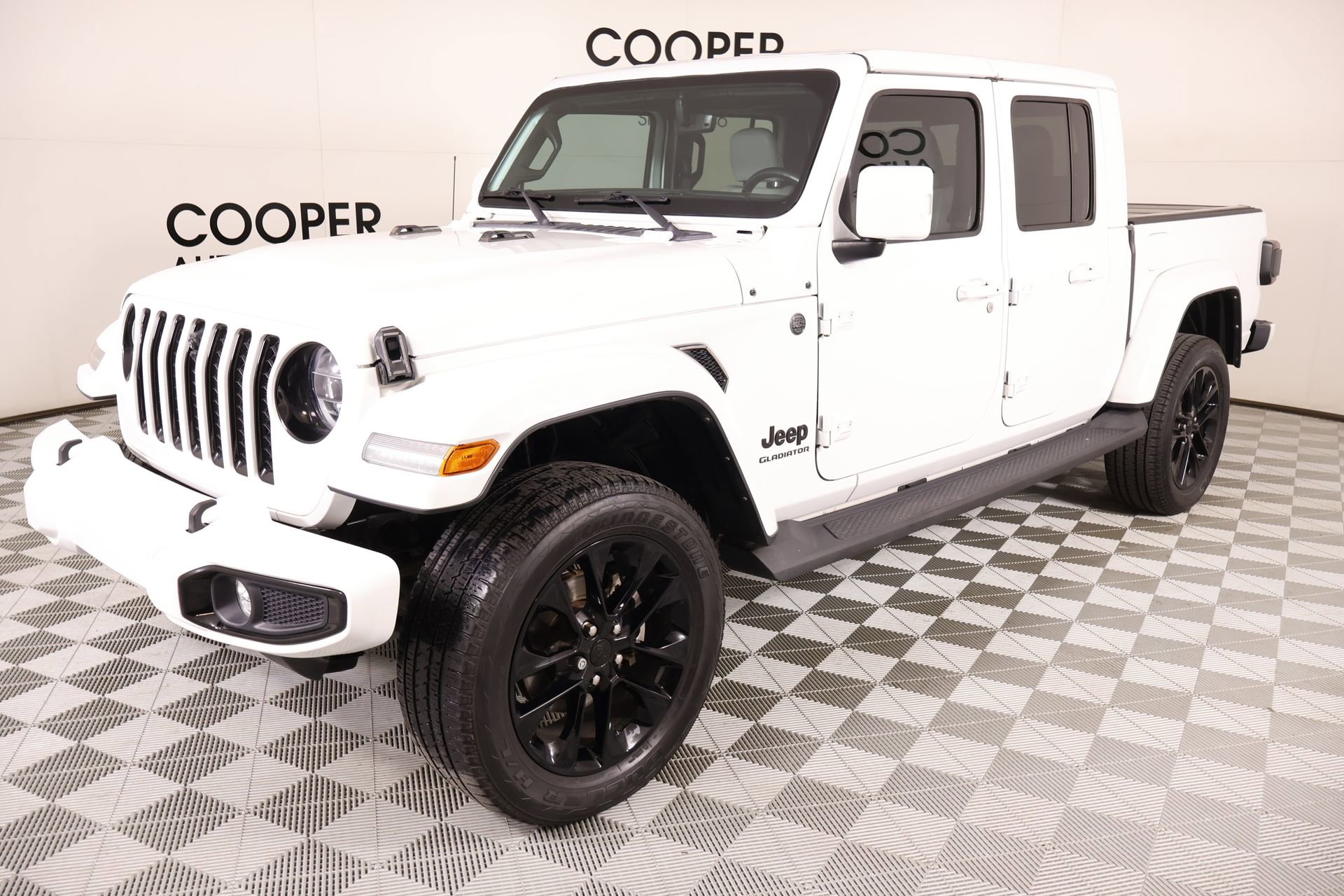 Used 2022 Jeep Gladiator Overland image 11