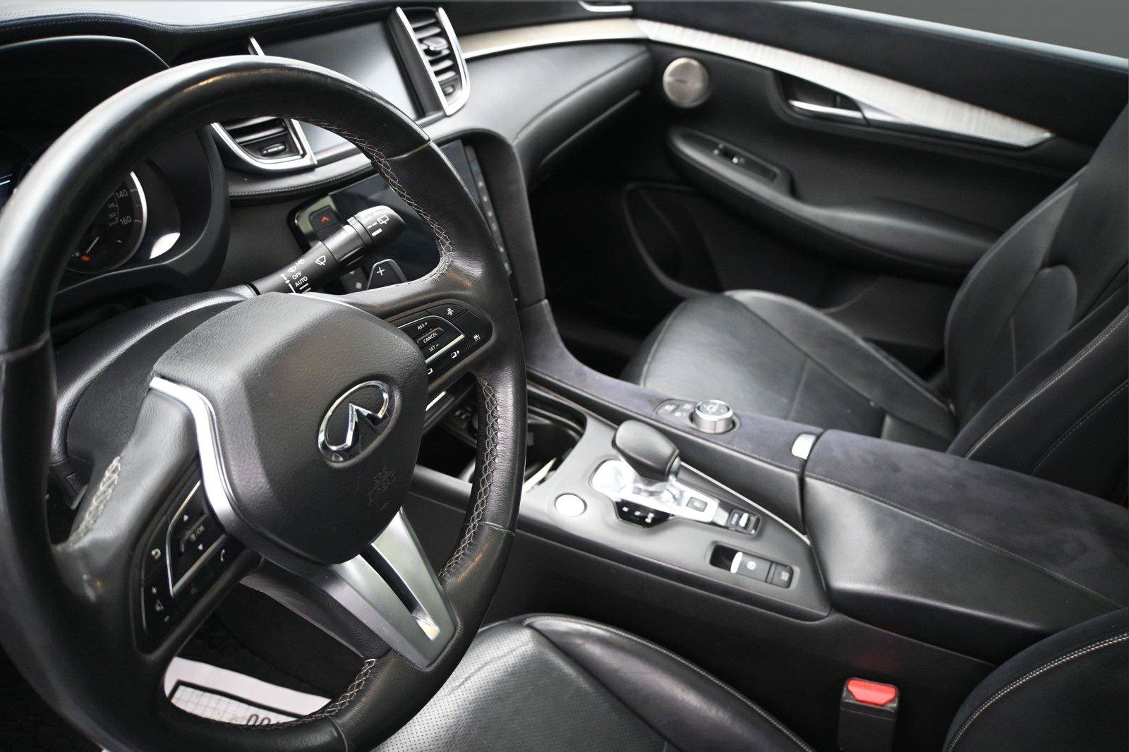 Used 2019 INFINITI QX50 Essential w/ Sensory Package AWD/4WD image 2