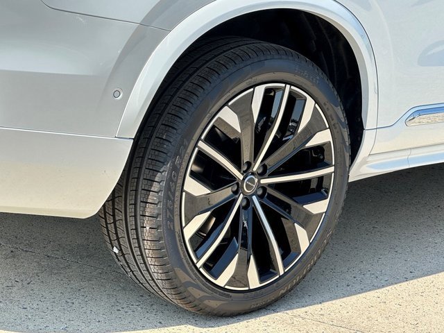 New 2026 Volvo XC90 T8 Plus image 9