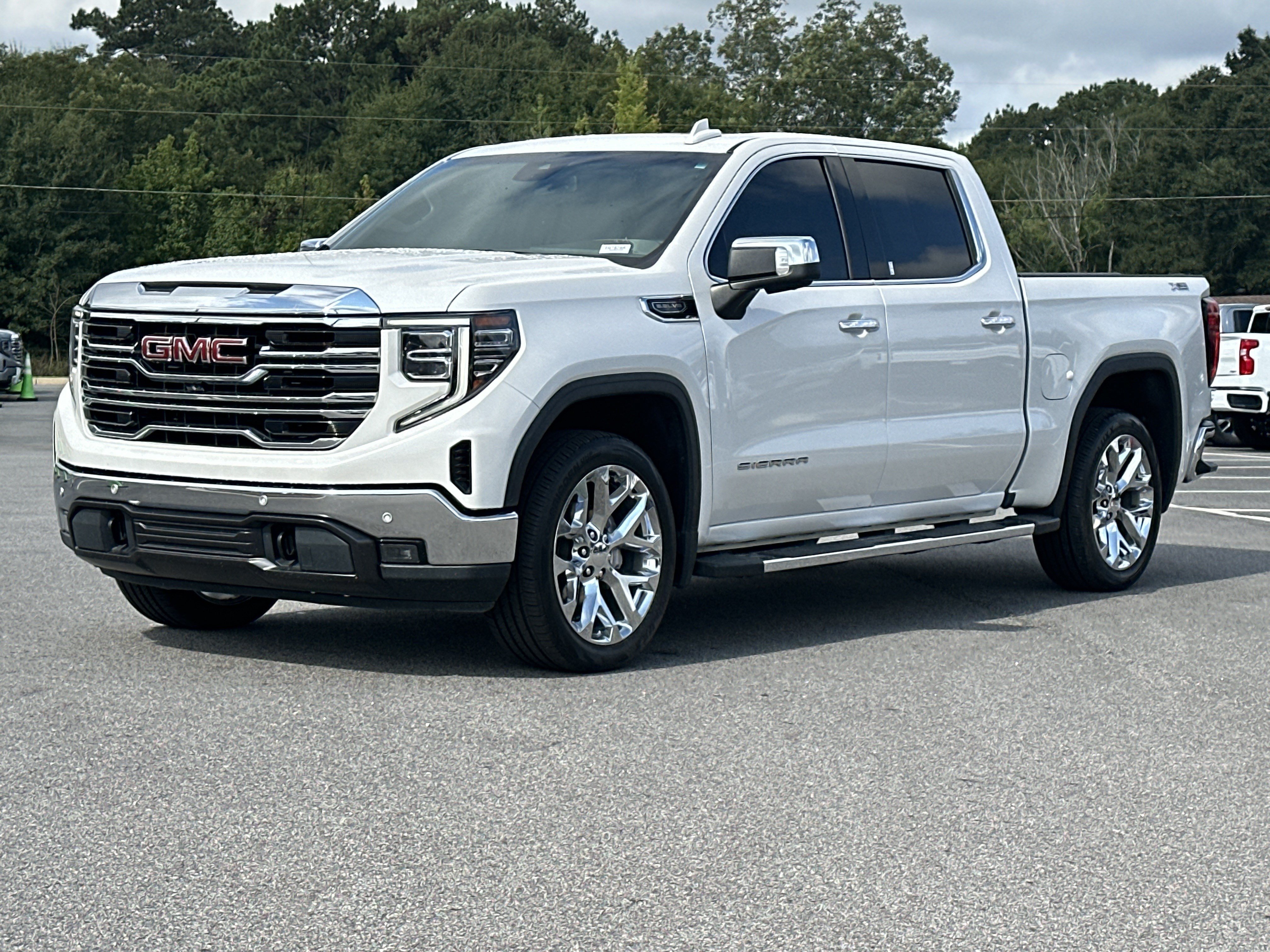 Used 2022 GMC Sierra 1500 SLT w/ SLT Premium Plus Package AWD/4WD image 1