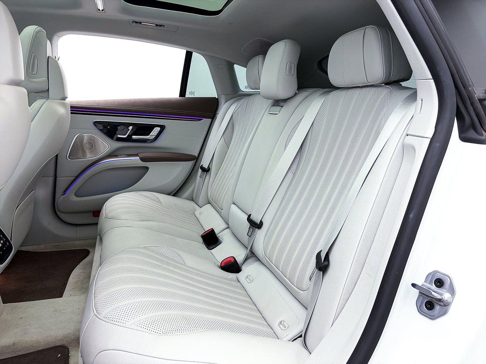 Used 2022 Mercedes-Benz EQS 580 4MATIC Sedan image 38