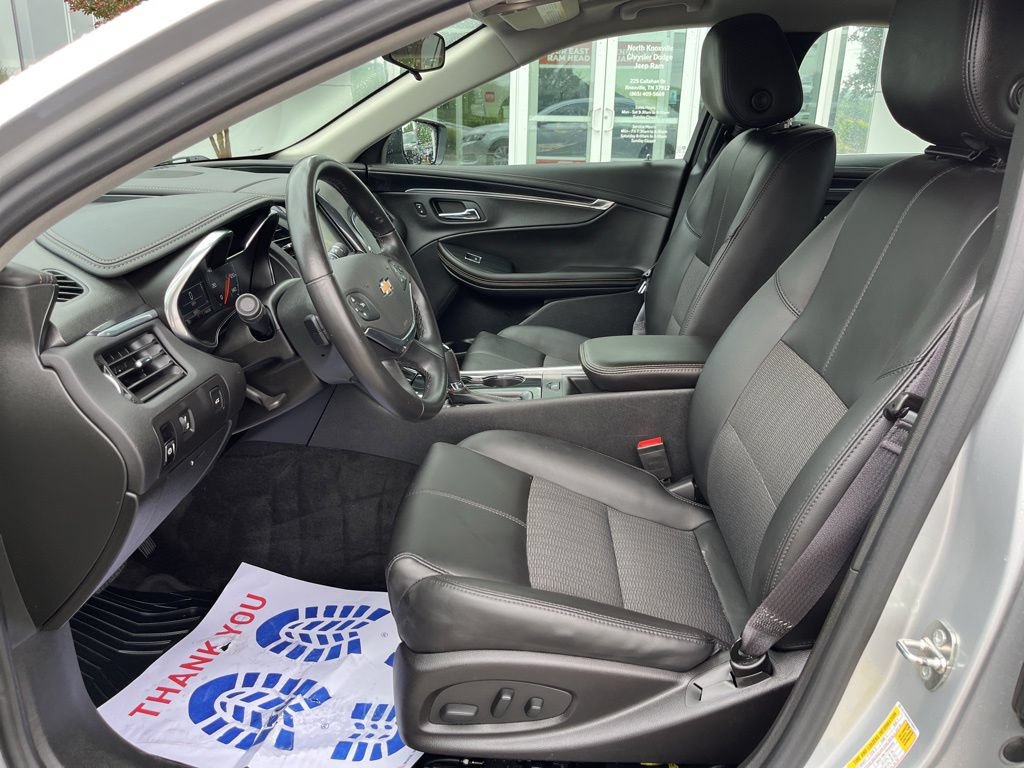Used 2016 Chevrolet Impala LT FWD image 3