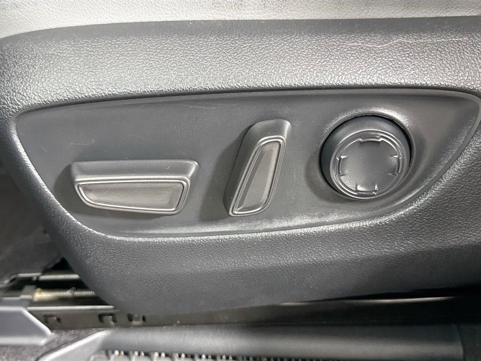 Certified 2024 Toyota Sienna XLE FWD image 29