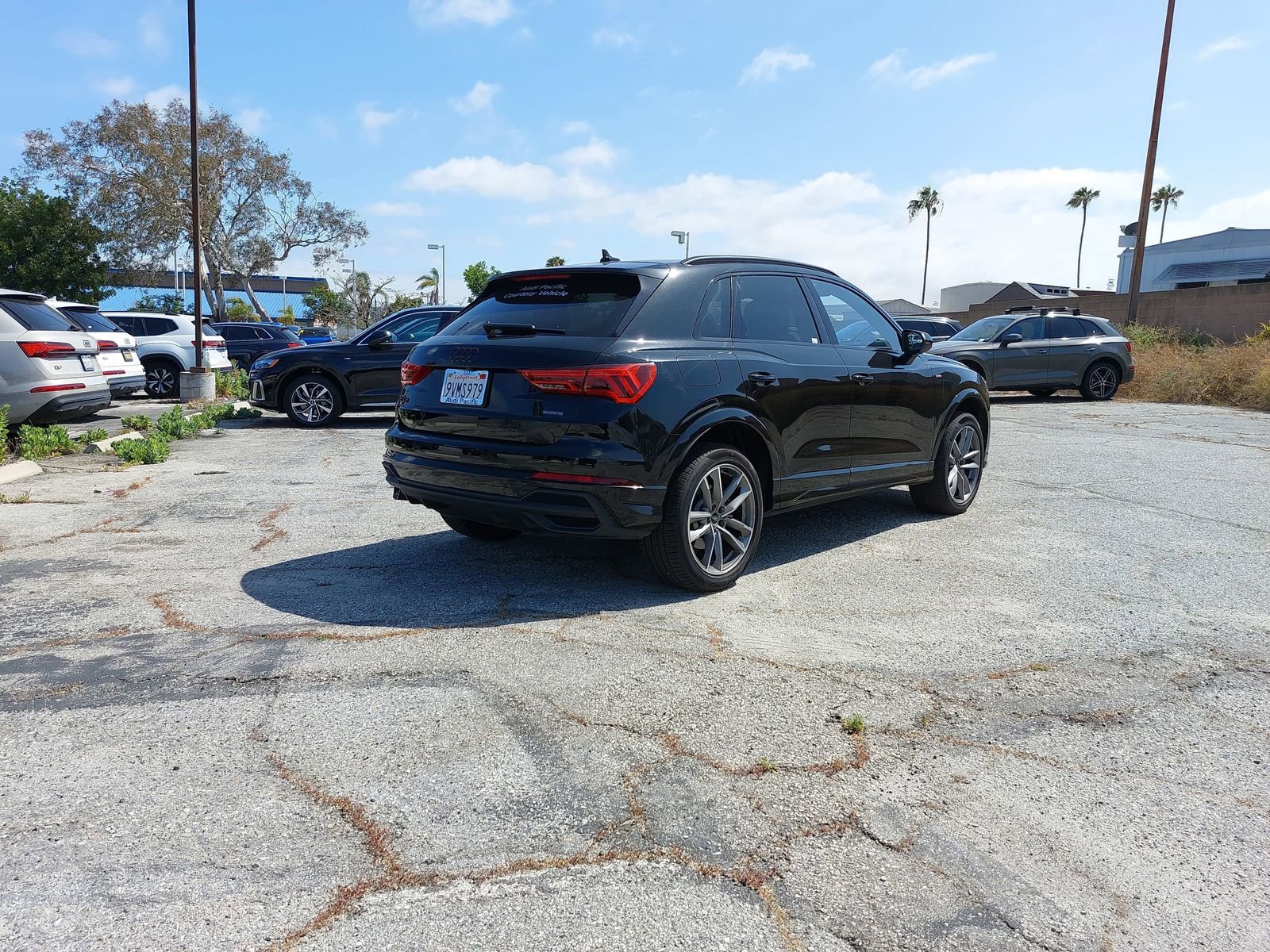 Certified 2025 Audi Q3 2.0T Premium w/ Convenience Package AWD/4WD image 3