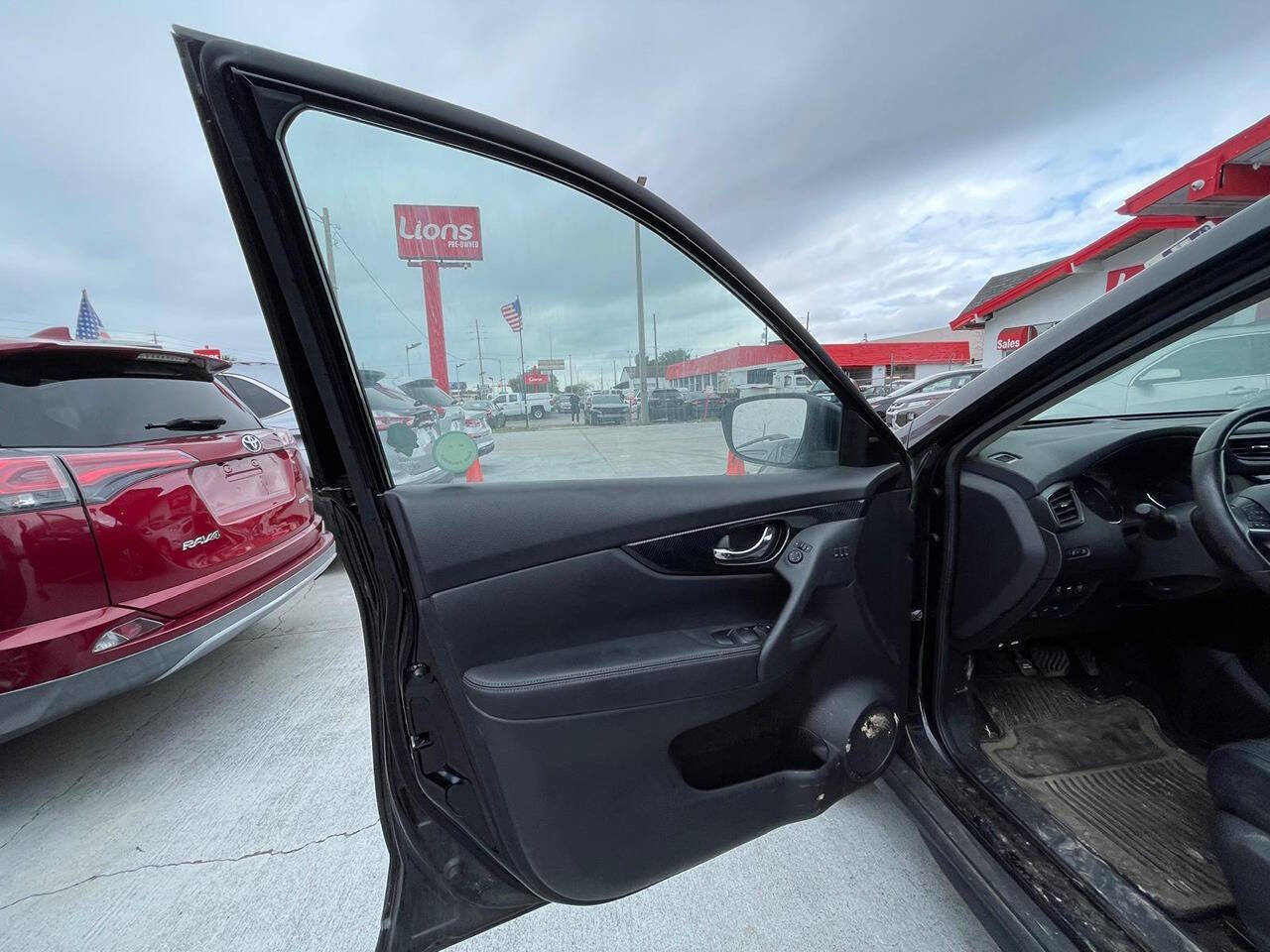 Used 2017 Nissan Rogue SL w/ SL Premium Package image 6