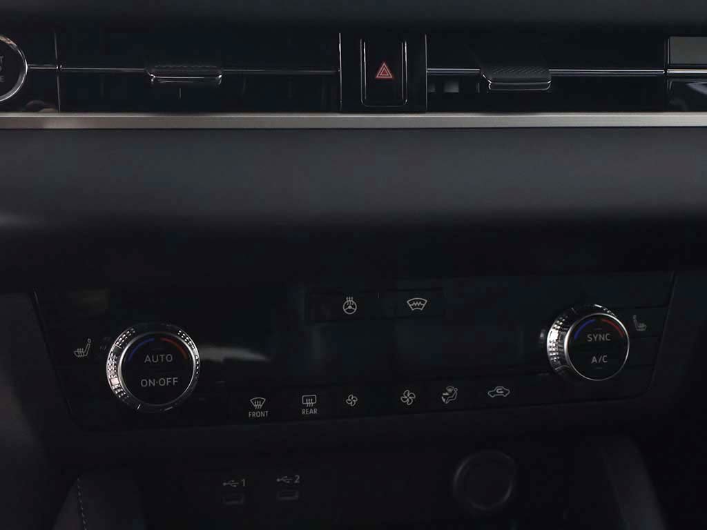 New 2026 Mitsubishi Outlander LE AWD/4WD image 42