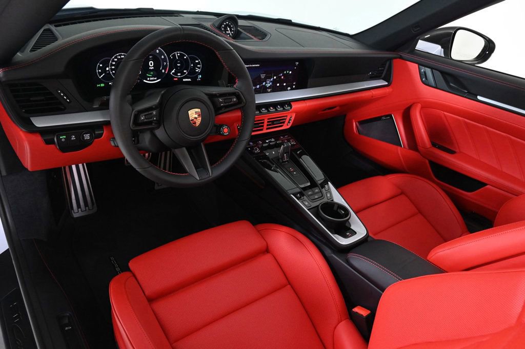 Used 2026 Porsche 911 Carrera 4 GTS AWD/4WD image 4