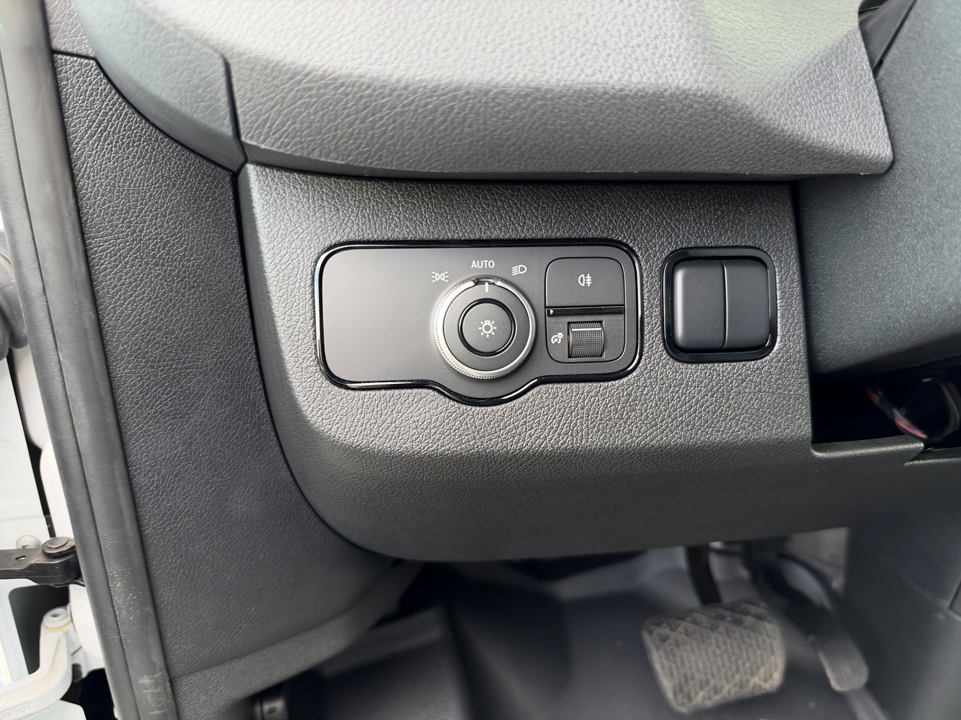 Used 2025 Mercedes-Benz Sprinter 2500 image 11