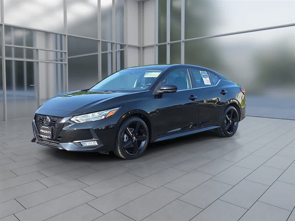 Used 2023 Nissan Sentra SR w/ Midnight Edition Package FWD image 5
