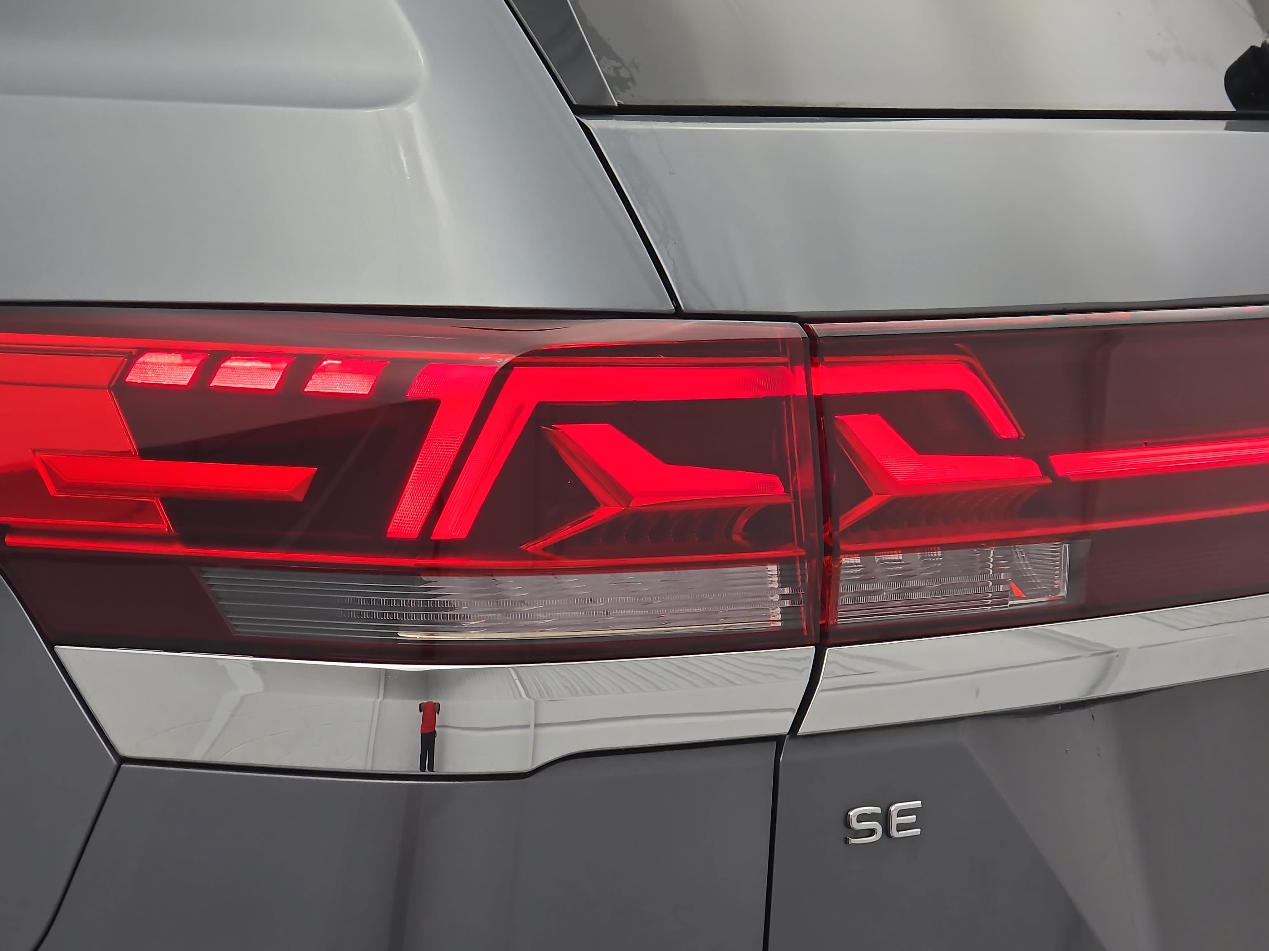 Used 2025 Volkswagen Atlas SE FWD image 35