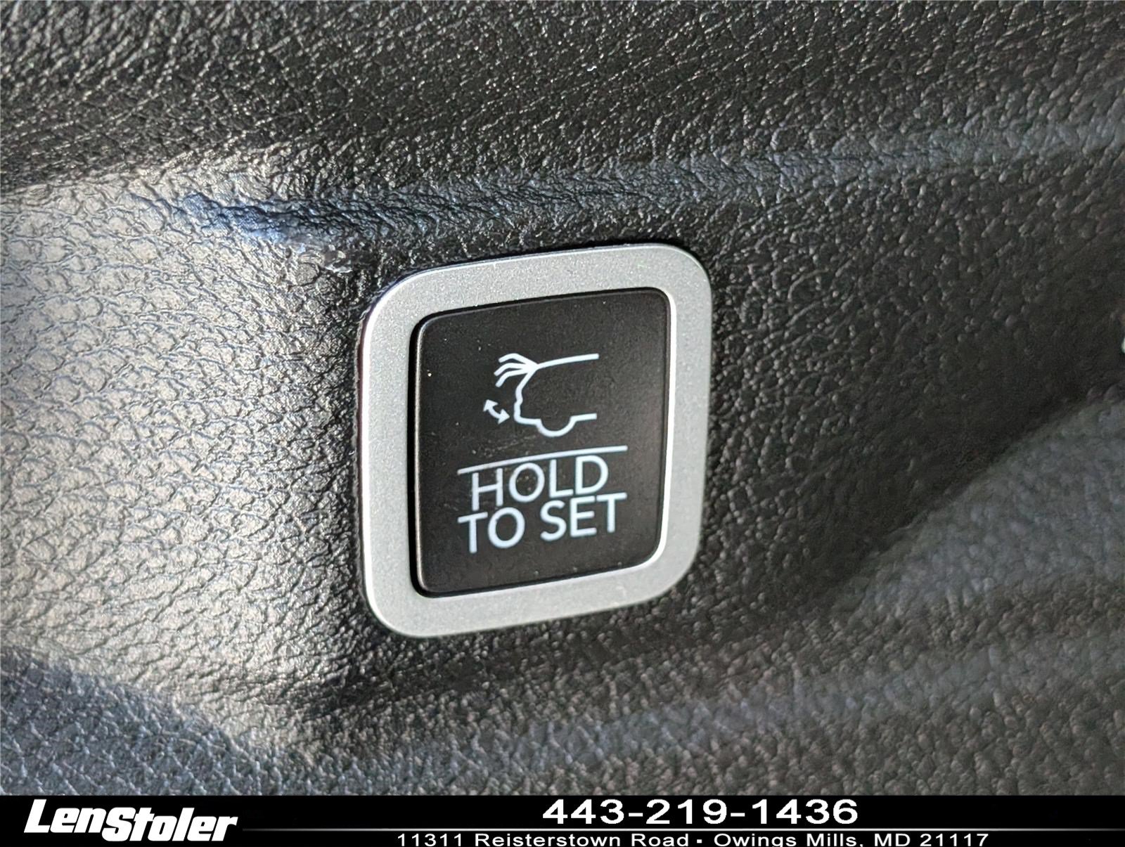 Used 2023 Jeep Grand Cherokee L Limited AWD/4WD image 15