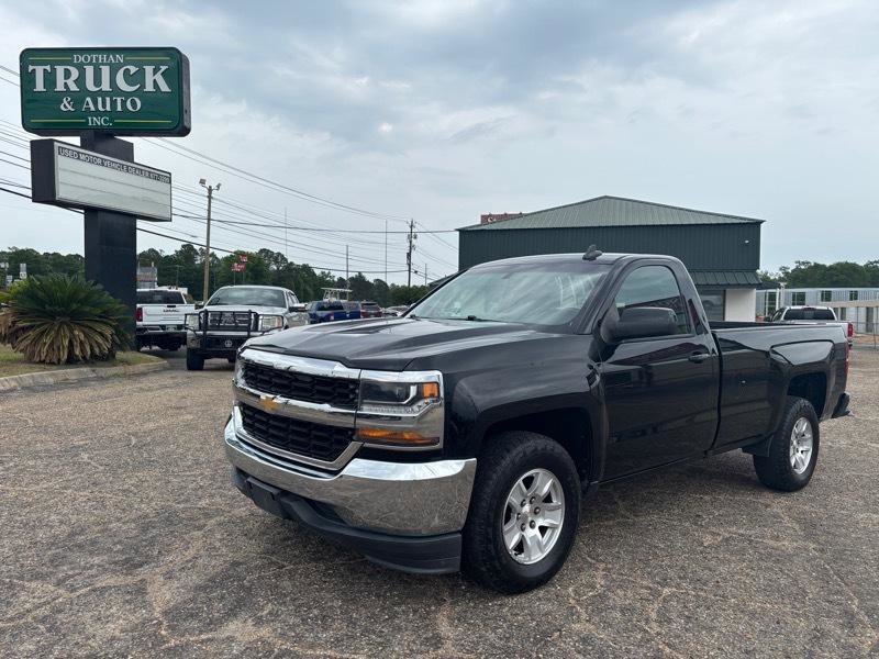 Used 2017 Chevrolet Silverado 1500 LT w/ Trailering Package RWD image 1