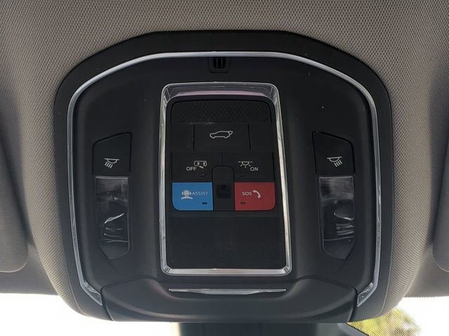 Used 2024 Jeep Wagoneer L 4WD image 26