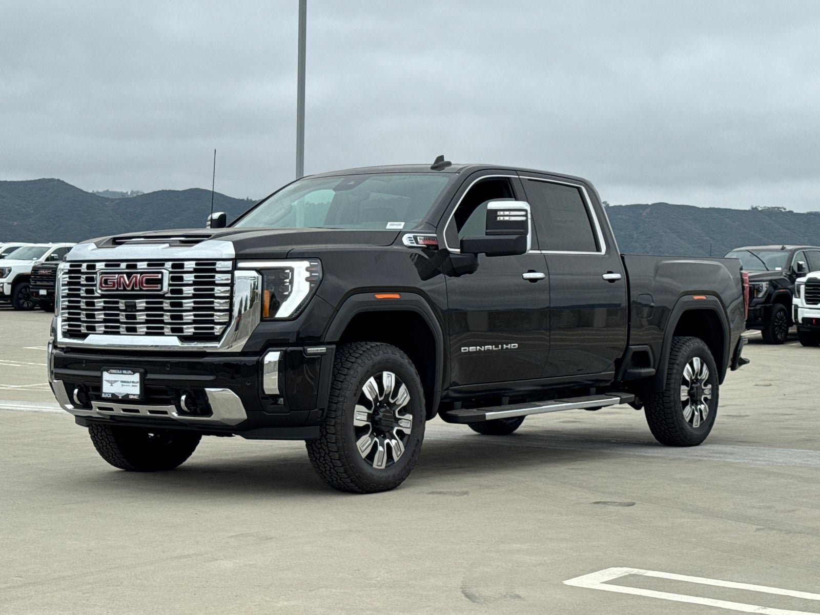 New 2026 GMC Sierra 2500 Denali w/ Denali Reserve Package AWD/4WD image 4