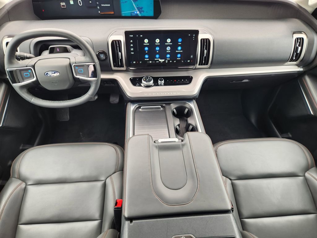 Used 2025 Ford Expedition Active AWD/4WD image 25