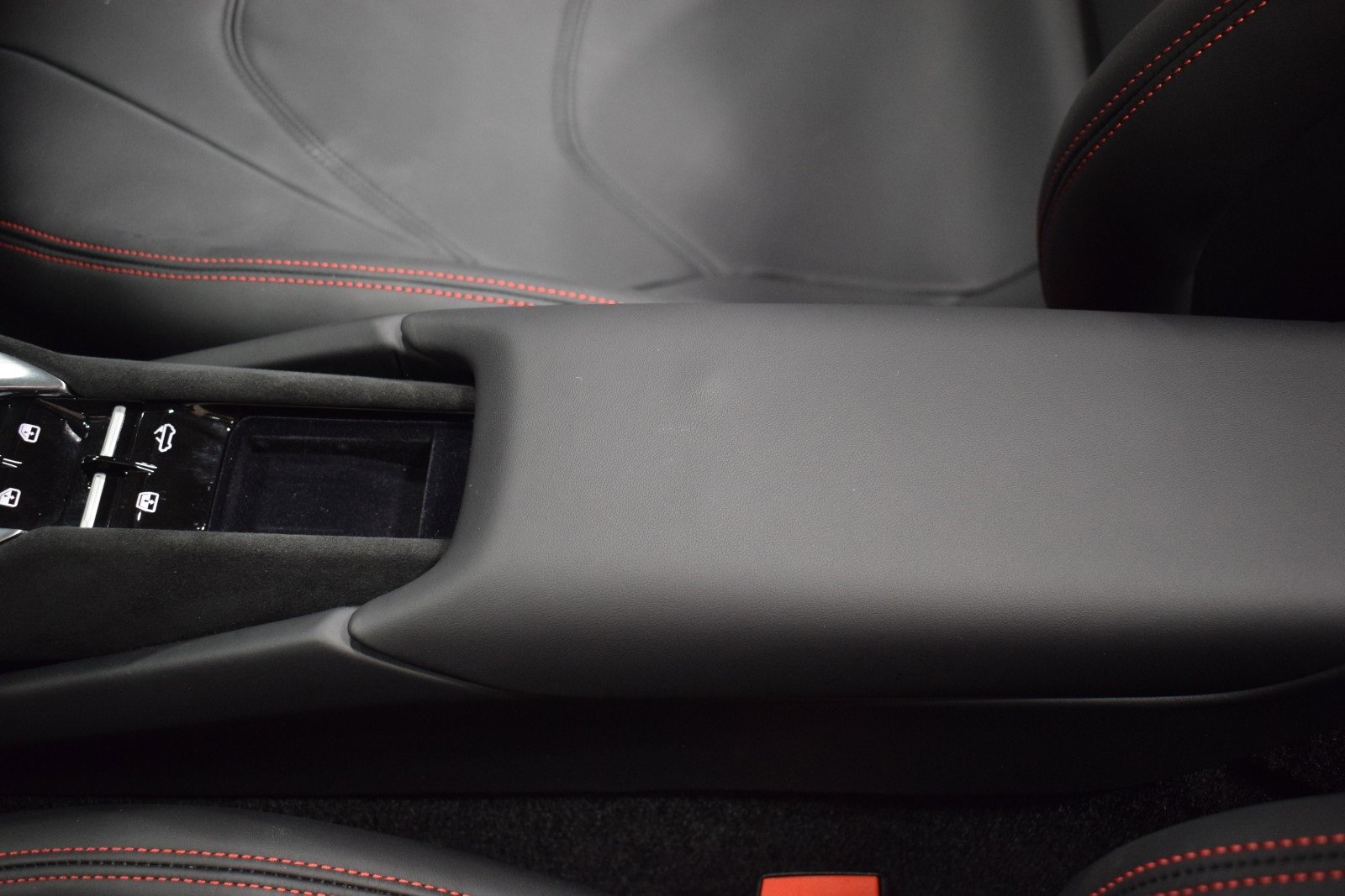 Used 2024 Ferrari 296 GTS image 31